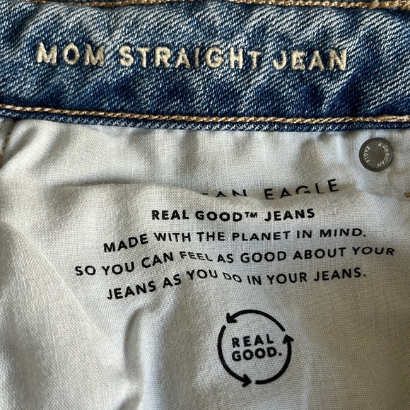 American Eagle Mom Straight Jean Light Wash - Picture 7 of 8